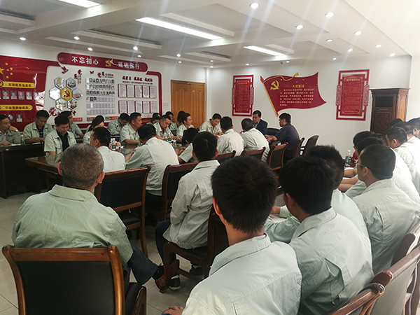 西安嘉业薛教员上党课